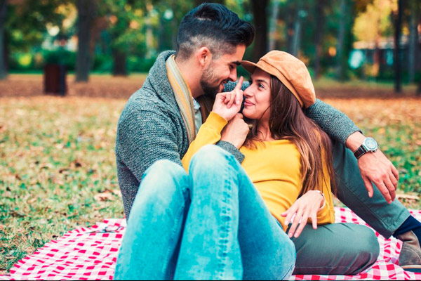 hombres que luchan con sus relaciones