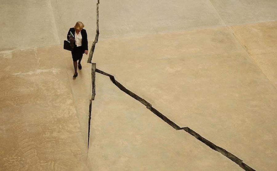 La grieta |: 10 instalaciones de arte más importantes | bayas de cerebro