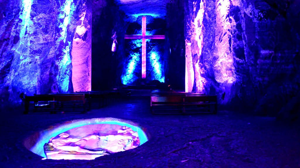 Templo de Sal de Zipaquirá, Zipaquirá, Colombia 17 iglesias rupestres increíblemente hermosas en todo el mundo | bayas de cerebro