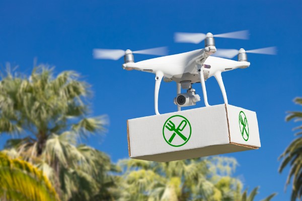 Entrega de comida | 8 formas sorprendentes en que se podrían utilizar los drones en el futuro | bayas de cerebro