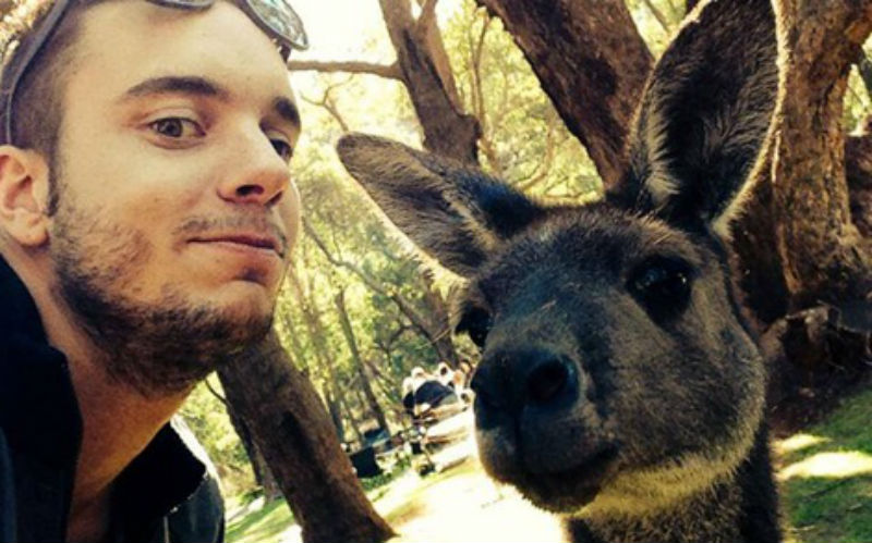 Tomarse selfies con animales salvajes es la nueva tendencia 22