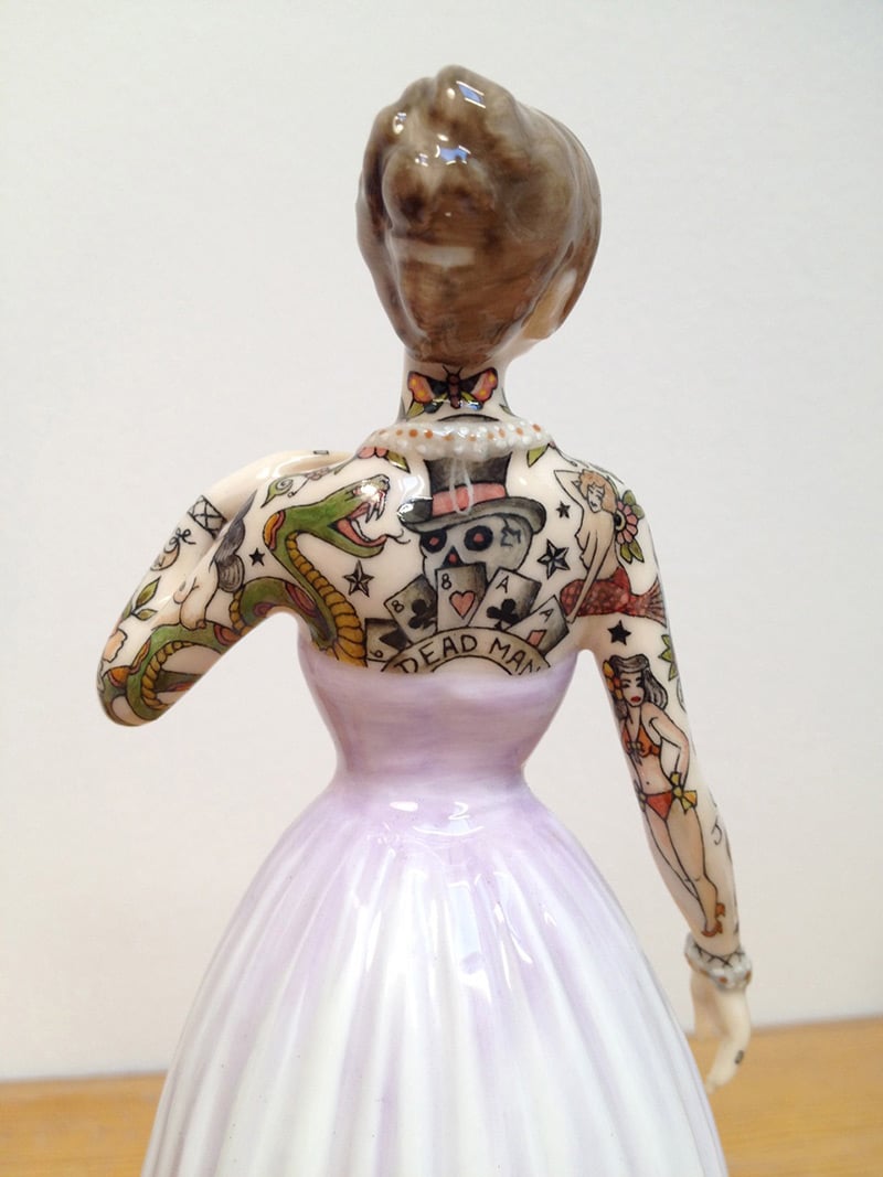 Jessica-Harrison-Tattooed-Porcelain-Figurines-03