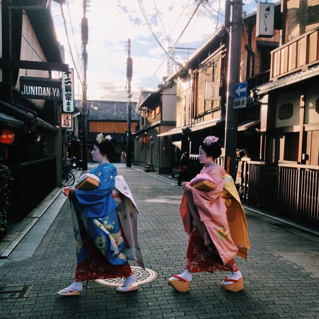 Japonés-instagram-cuenta-behind -42