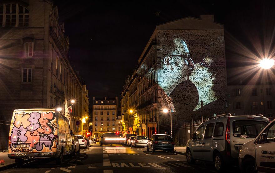 Retrat-love-birds-kiss-streets-paris-14