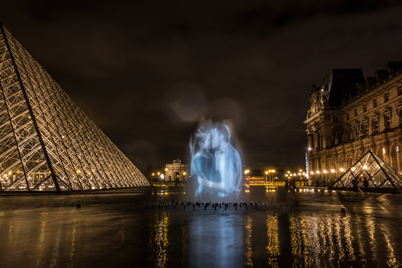 Retrat-love-birds-kissing-street-paris-137