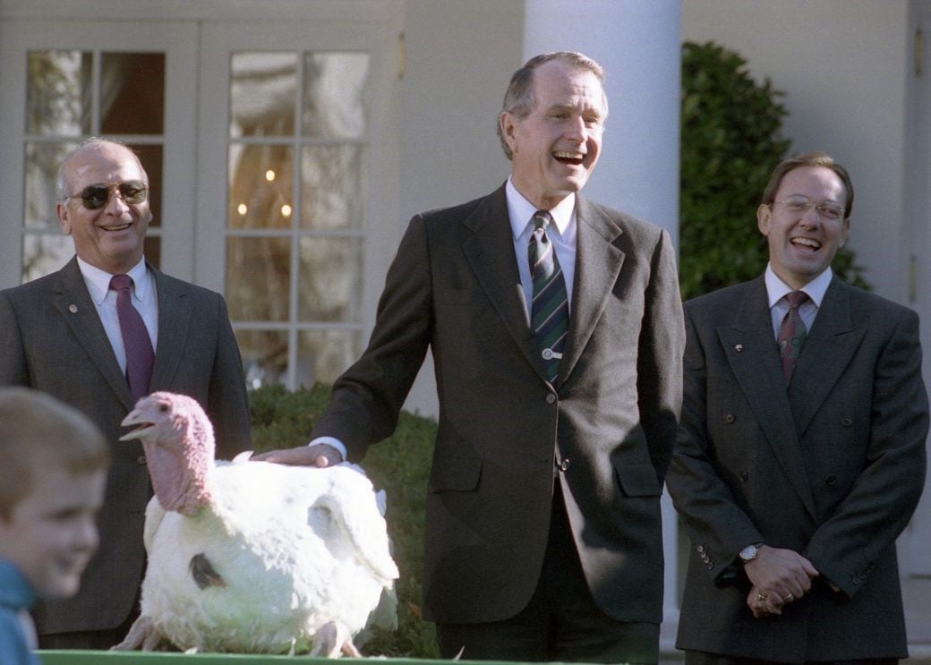 Bush 41 es el presidente que comenzó una tradición de perdonar a Turquía 10 hechos de Acción de Gracias que se pondrá al día | Bayas cerebrales