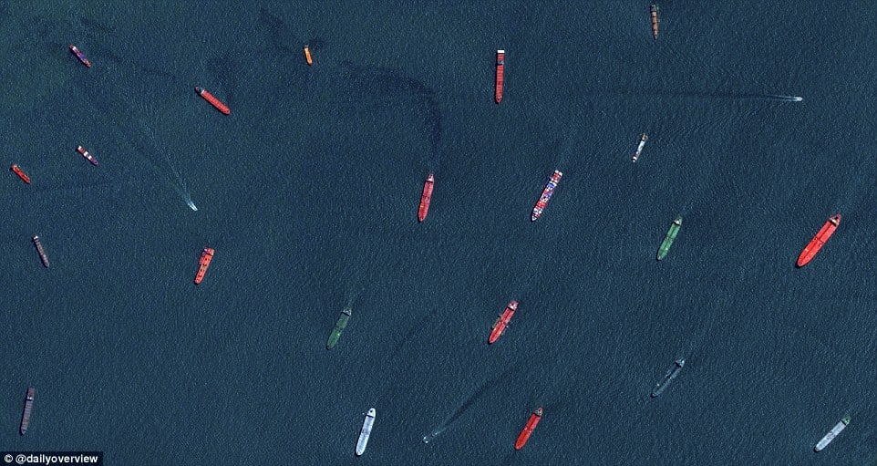 5. Barcos y tanques de carga, Puerto de Singapur
