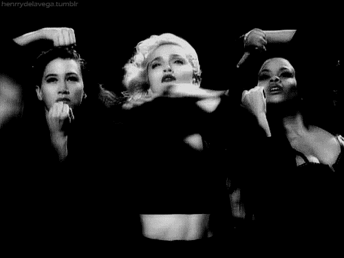 7. Madonna - Fashion (marcos faciales)