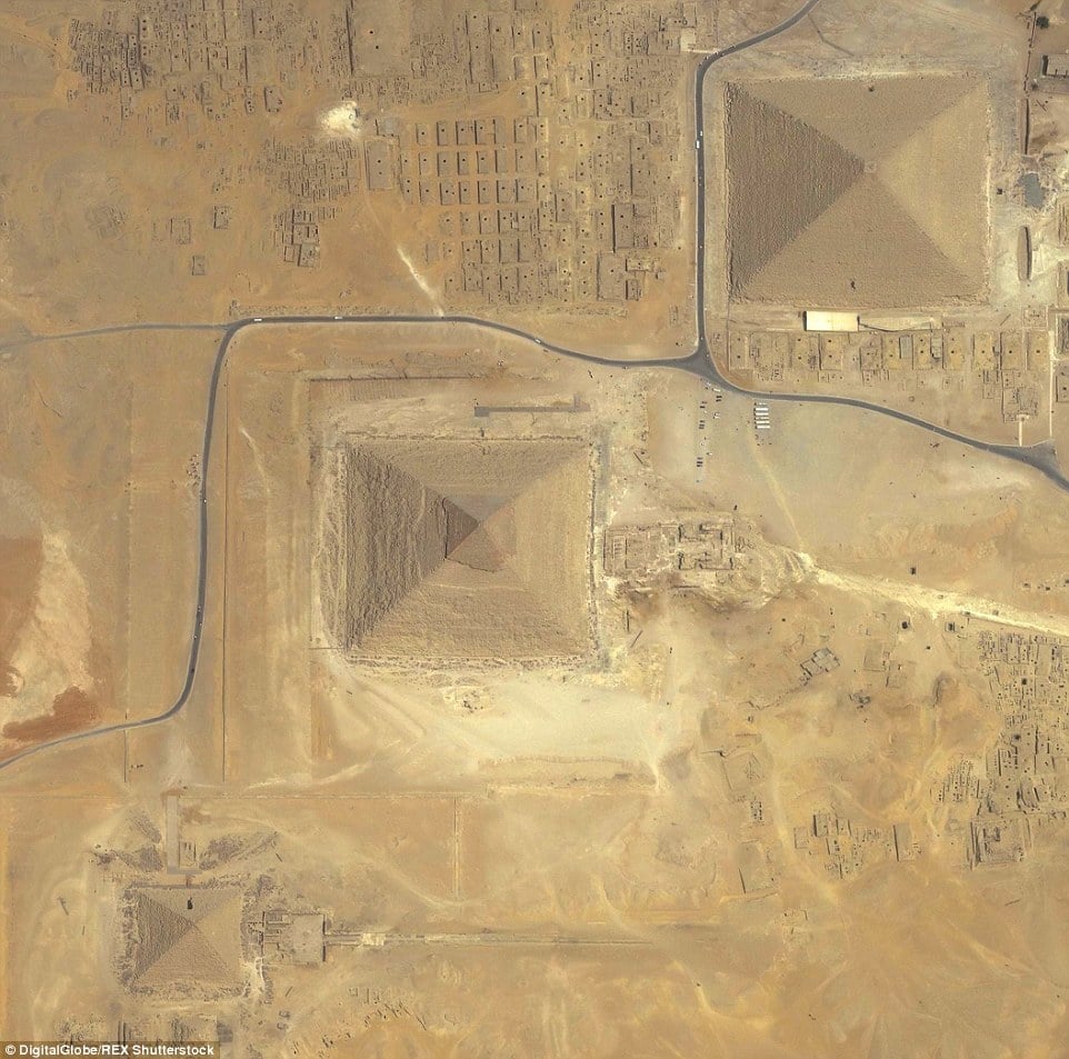 9. Grandes Pirámides de Giza, El Cairo, Egipto