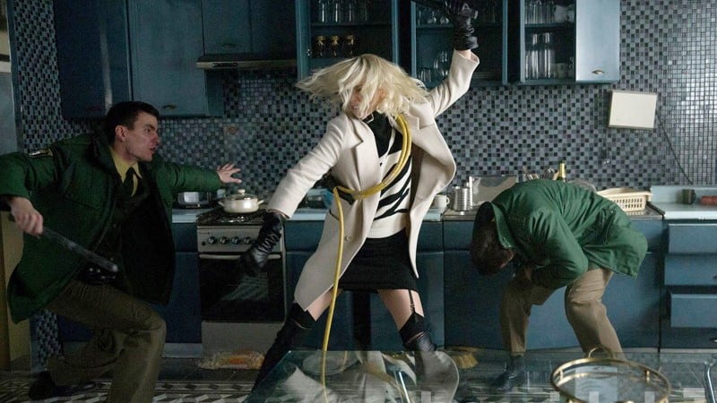 Rubia atómica | 10 mejores películas de acción con personajes principales de mujer fuerte | Bayas cerebrales