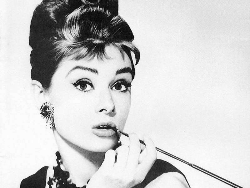 Audrey Hepburn | 8 mejores actrices del viejo Hollywood | Bayas cerebrales