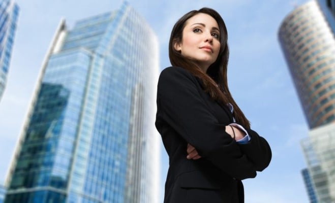 Tienen menos inseguridades | 10 excelentes características de las mujeres que disfrutan estar solo | Bayas cerebrales