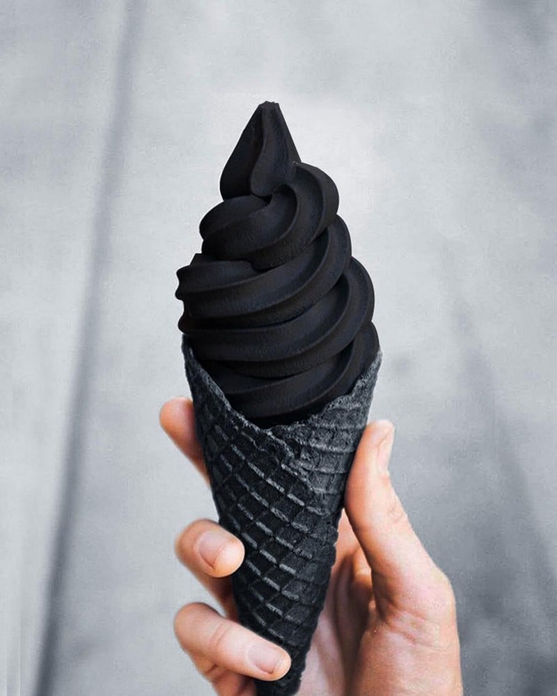 Helado negro | Innovaciones alimentarias con excelente bociento | Bayas cerebrales
