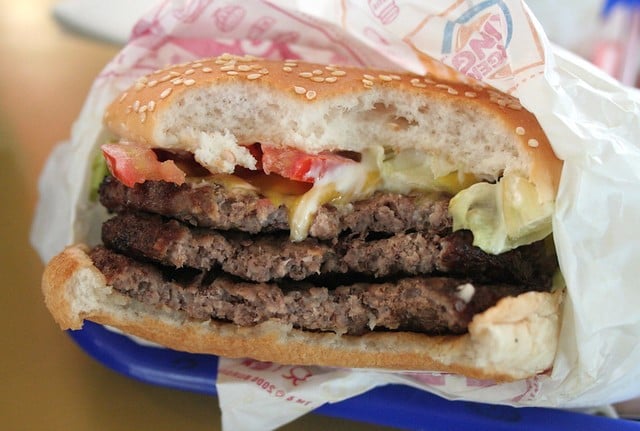 Triple Whopper de las pirámides de queso rey | 10 alimentos garantizados para hacerte feliz | Bayas cerebrales