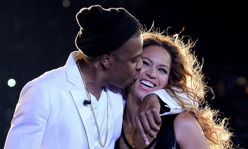 Jay-Z y Beyonce | 10 gestos más románticos jamás hechos por personas famosas | Bayas cerebrales