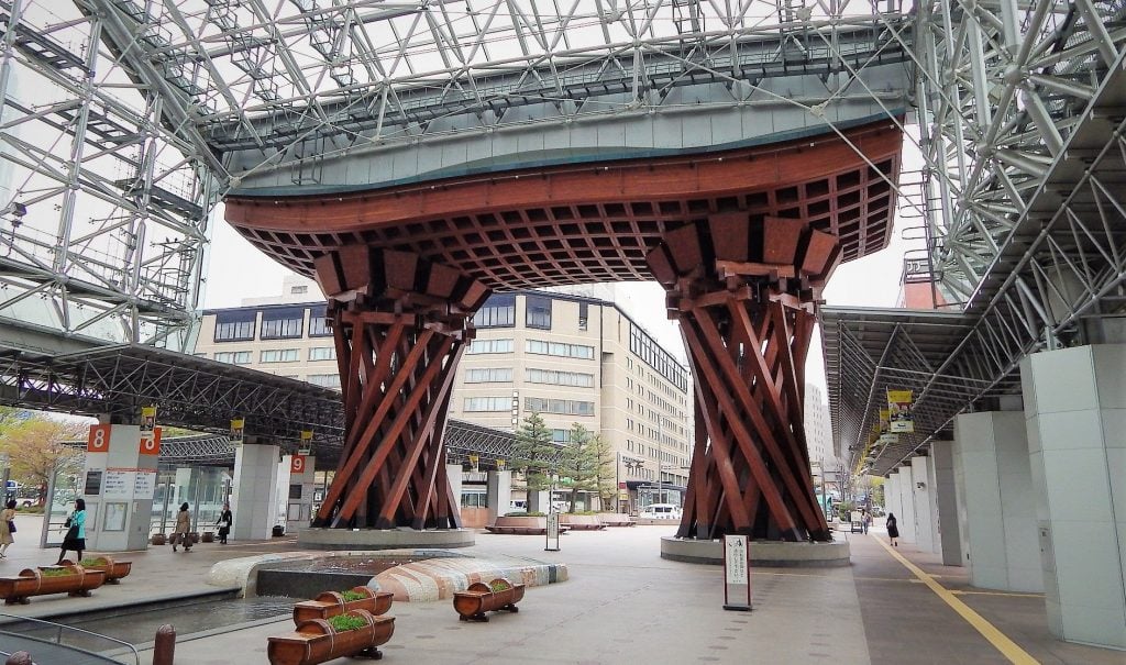 2. Estación de Kanazawa, Kanazawa | Las estaciones más importantes del tren más importante del mundo | Bayas cerebrales