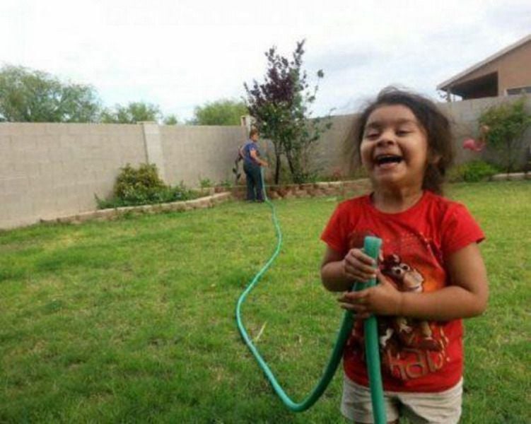 A los niños les encanta conseguir un desastre, tratarlo. 2