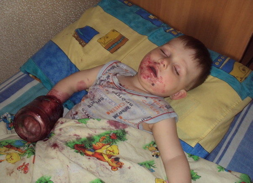 A los niños les encanta conseguir un desastre, tratarlo. Ja
