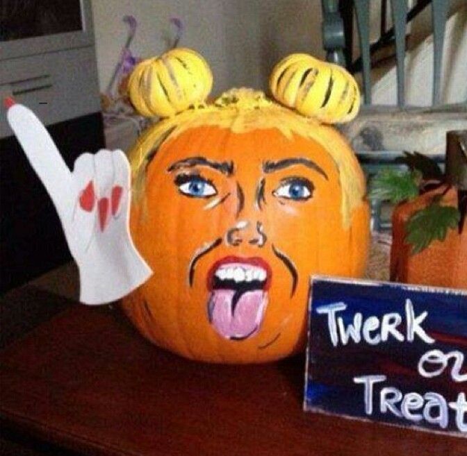 Tallas de tallado de calabaza de Halloween 18: