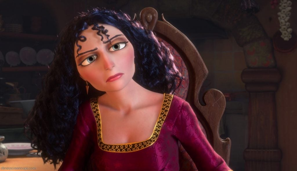 Madre Gotel, conectada | La mayor mujer malvada de Disney | Bayas cerebrales