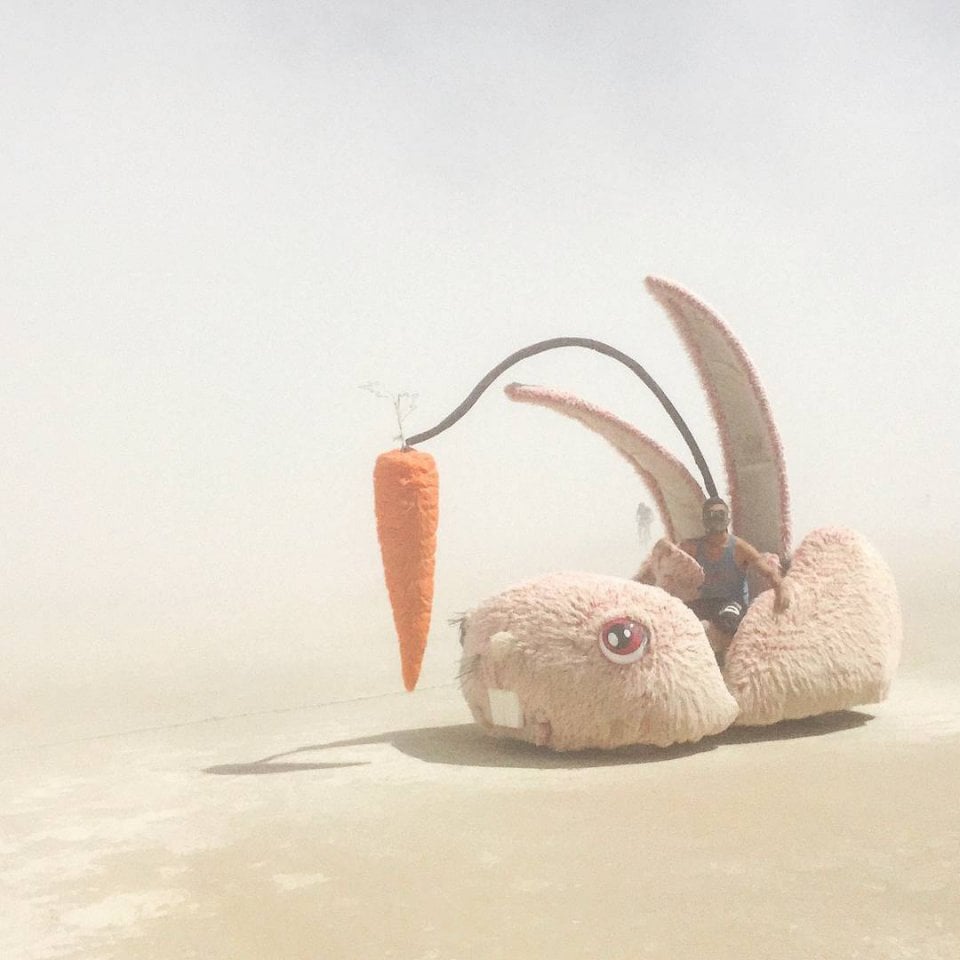 Ver fotos y videos locos y surrealistas de un hombre quemado 2015 16