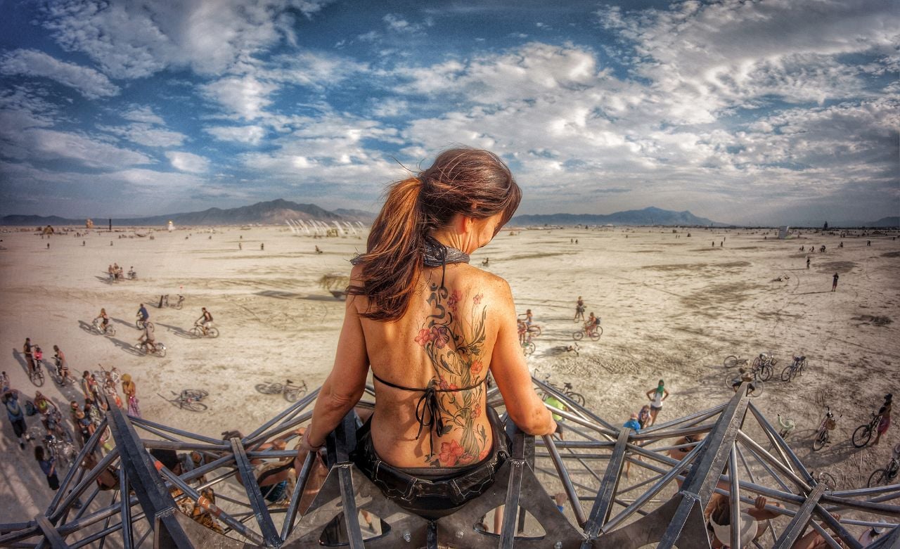 Ver fotos y videos locos y surrealistas de un hombre quemado 2015 2