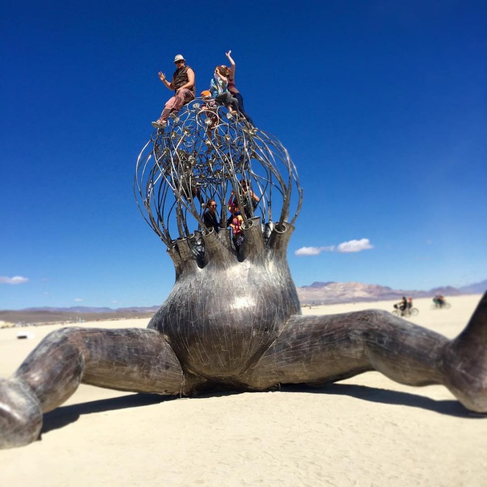 Ver fotos y videos locos y surrealistas de un hombre quemado 2015 4