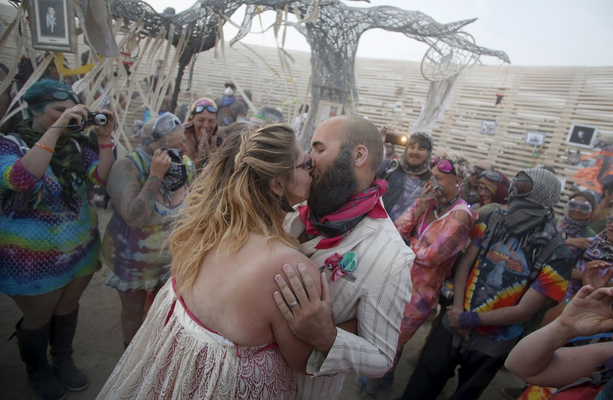 Ver fotos y videos locos y surrealistas de un hombre quemado 2015 9