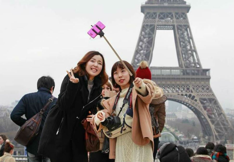 Selfie Stick | 10 inventos que nos cuestionan en cuestión Brainboy