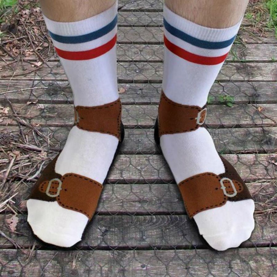 Calcetines con sandalias | 10 inventos que nos cuestionan en cuestión Brainboy