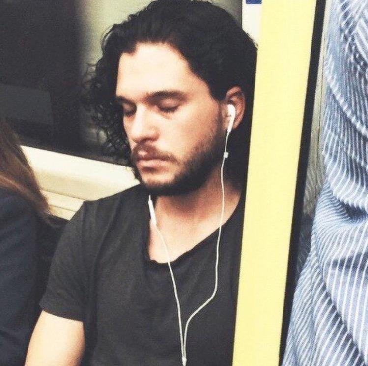 Gente famosa - Metro - 02