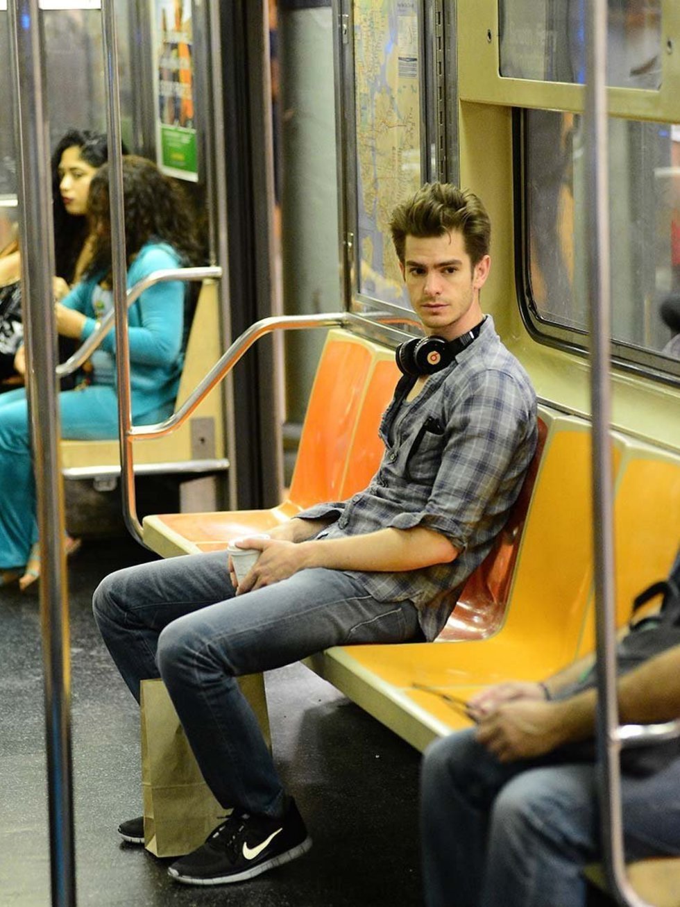 Gente famosa - Metro - 09