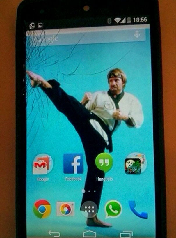 Creative-Wallpapers-Cover-Up-Sok-cracked Phone-Screen -09