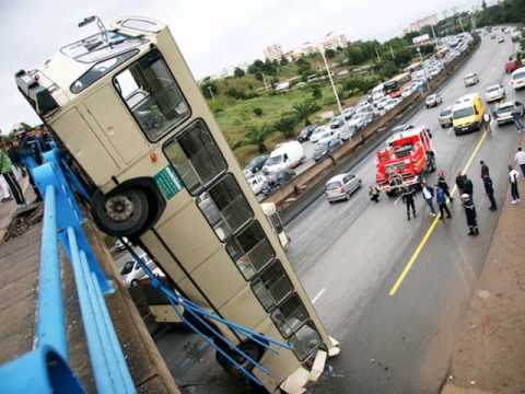 Freakiest_car_crashes_07