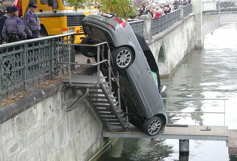 Freakiest_car_crashes_10