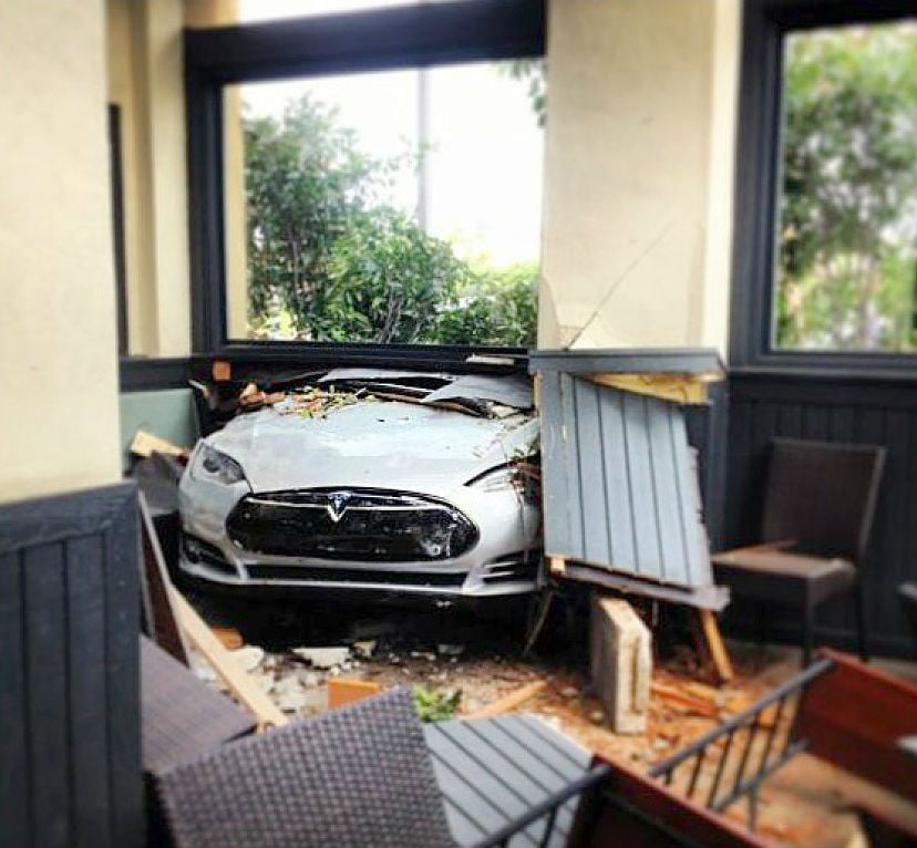 Freakiest_car_crashes_16