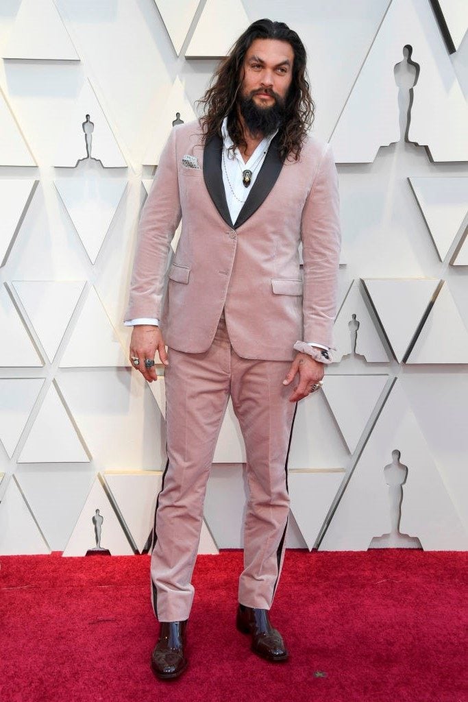 ¿Qué altura tiene Jason Momoa? | 8 hechos fascinantes sobre Jason Momo | Bayas cerebrales