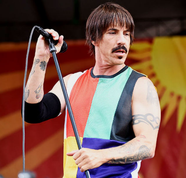 Apariencia-de-las-estrellas-de-la-imagen-del-rock-y-su-diferencia-14