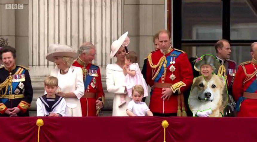 The Green-Screen-Queen-Elizabeth-06