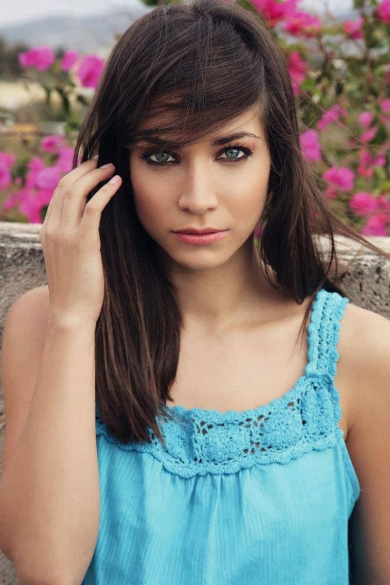 Whos_the_most_gorge_woman_in_your_country_07